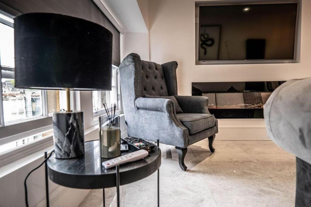 Luxury Royal Mile Boutique 2Bedroom Apartment Edinburgh Exterior photo