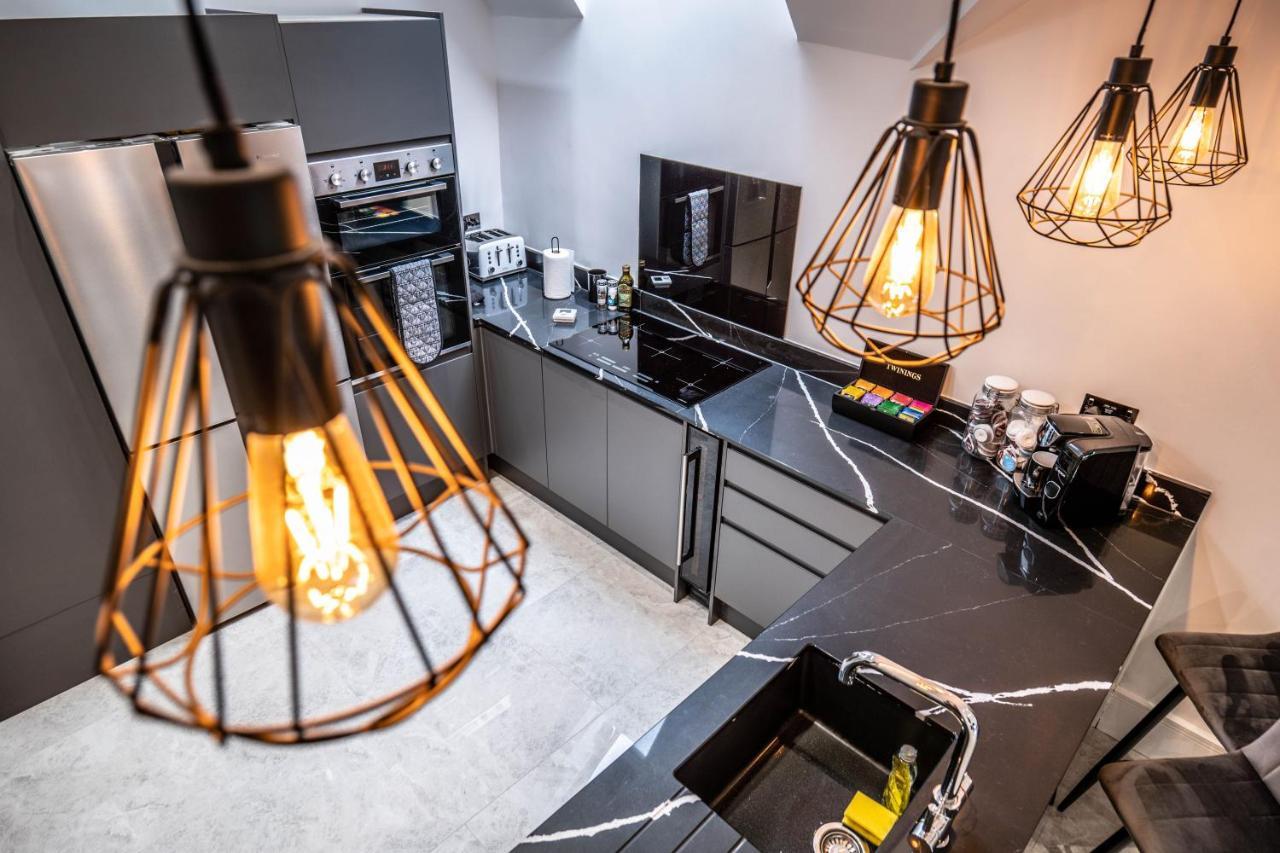 Luxury Royal Mile Boutique 2Bedroom Apartment Edinburgh Exterior photo